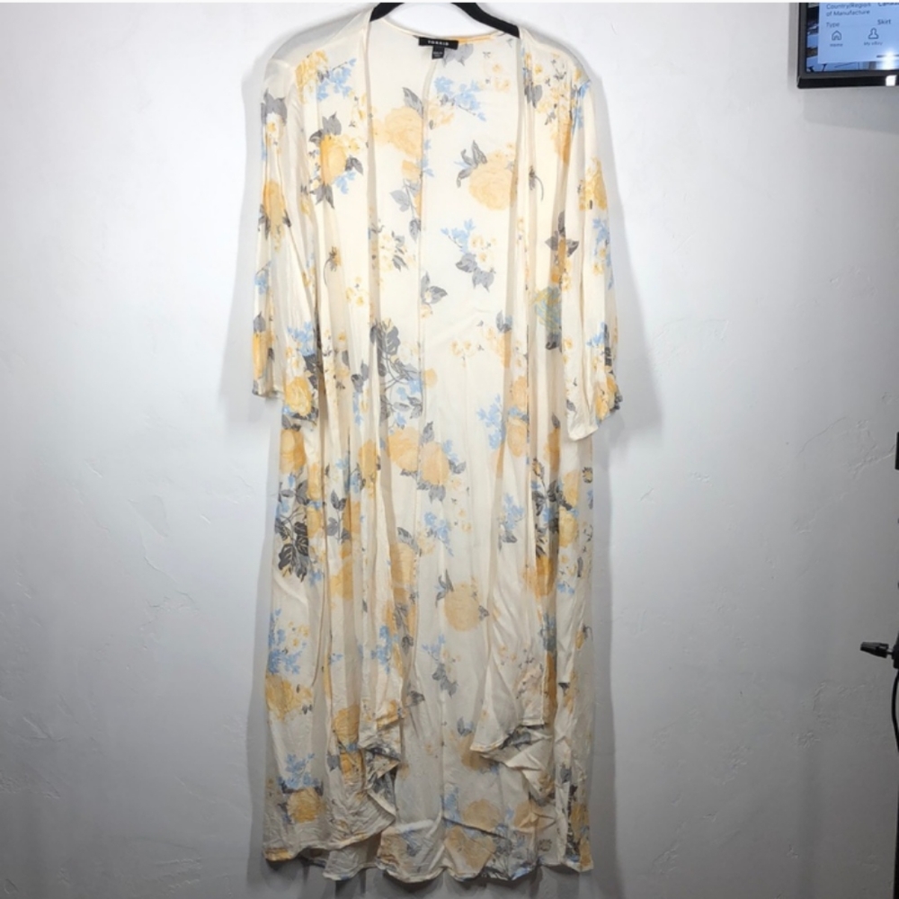 Torrid pale yellow floral kimono - Picture 8 of 14